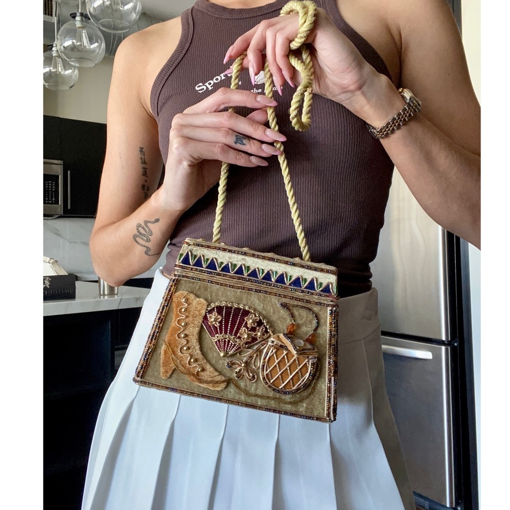 ❤️‍🔥VINTAGE BEADED VELVET PURSE❤️‍🔥